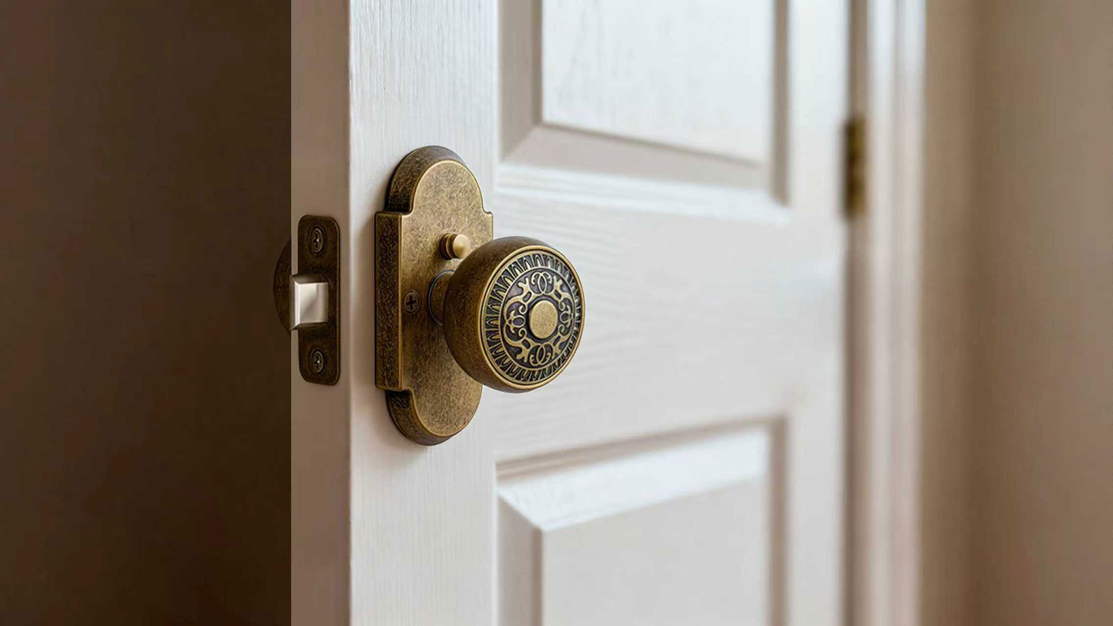 Best Door Hardware for Traditional Homes: Timeless Hardware Ideas That Never Go Out of Style